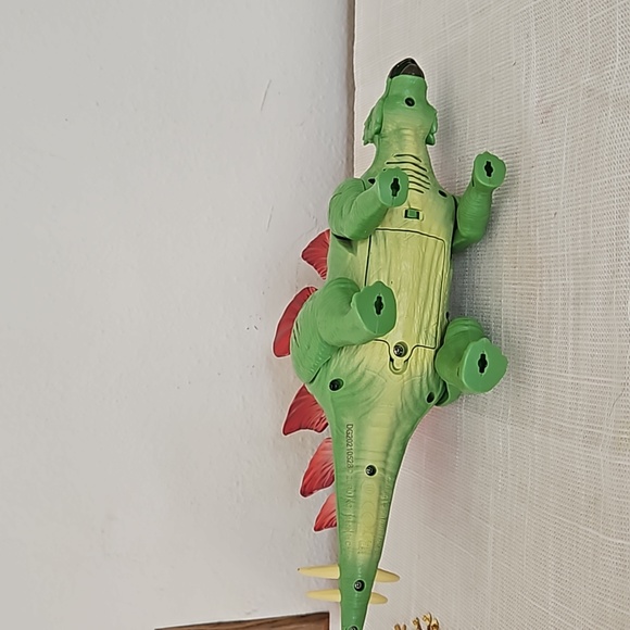 Vintage Walking Lighted Roaring Stegosaurus Dinosaur Figure - Picture 6 of 12